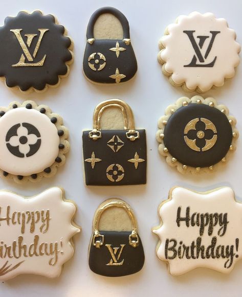 Louis Vuitton Decorations Party, Lv Cookies, Louis Vuitton Cakes, Louis Vuitton Cookies, Louis Vuitton Torte, Mansions Homes Luxury Living, Louis Vuitton Birthday Party, Chanel Cookies, Louis Vuitton Birthday