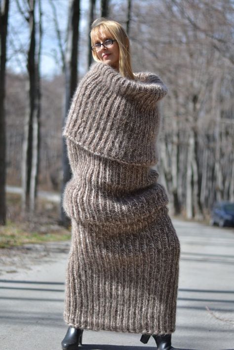 You Too Can Wear This Armless Giant Sock Dress for Just $280 Winter Fashion Outfits Dressy, Body Tube, Winter Mode Outfits, Mohair Scarf, Tube Scarf, Scarf Dress, Knitwear Fashion, Ropa Diy, Mohair Sweater