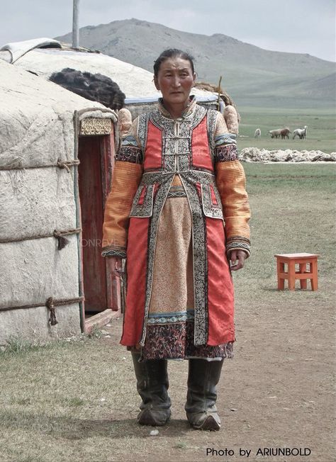 Ancient Mongolia Ancient Mongolian Clothing, Scythian Clothing, Mongolian Ger, Mongolian People, Mongolian Clothing, North Asia, Traditional Attires, National Dress, Yurt