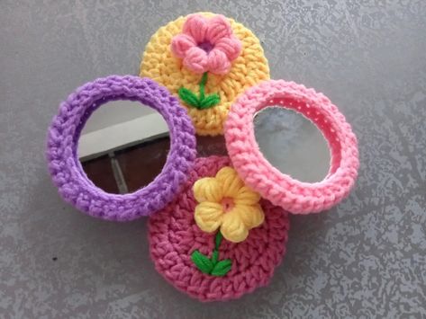 Crochet mirror charm Crochet Mirror Charm, Crochet Mirror Cover, Crochet Mirror Frame, Crochet Mirror, Crochet Bag Charm, Crochet Cocoon, Diy Crochet Bag, Crochet Case, Crochet Decoration