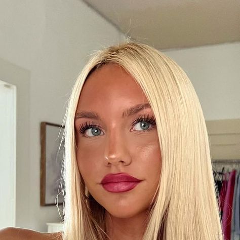 Southern Makeup Look, Marissa Ayers, Dark Skin Blonde Hair, Beauty Procedures, Blonde Hair Makeup, Makeup Lips, Blonde Hair Looks, Beauty Goals, Face Card