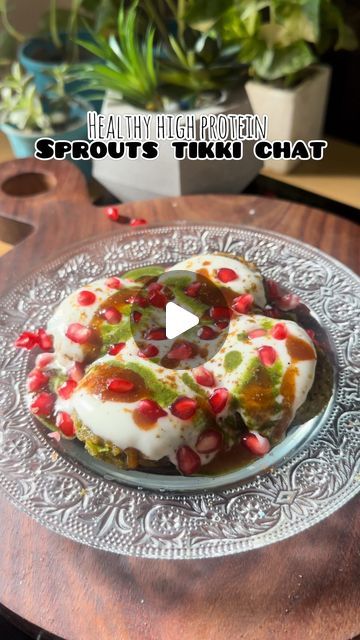 Aishwarya sonvane on Instagram: "Sprouts Tikki Chat | Healthy and high protein chat   ✅Save the recipe and try it later   ✅Recipe details:  Take any sprouts if your choice raw ones (I’ve taken 1 cup moth sprouts,1 cup green moong sprouts,half-half cup black chana and green peas )  Add 100gm paneer Green chillies  Ginger  Fresh coriander  Curry leaves  And coarsely grind it to form a paste  Add some masalas like cumin powder, chat masala and salt  Add 2 tbsp of chickpea flour/besan for binding  Mix everything together and make small tikkis out of it  And pan fry them on low flame until crispy and golden brown  Assemble the tikkis as a chat and enjoy! Also you can simply enjoy these tikkis as a healthy snack with your favourite chutney   #healthychat #sproutstikki #sproutschaat #sprouts #spr Moong Sprouts Recipes Indian, Healthy Chat Recipe, Sprouts Recipes Indian, How To Make Sprouts, Fat Free Snacks, Moong Sprouts, Chat Masala, Chats Recipe, Pan Fry