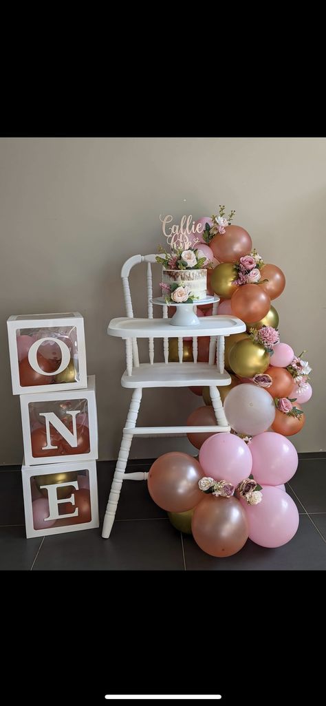 High Chair Balloons 1st Birthday, High Chair Balloons, Highchair Balloon Garland, One Year Old Centerpieces, Highchair Backdrop 1st Birthdays, 1st Birthday Centerpiece Ideas, First Birthday Table Centerpieces, 1st Birthday Centerpieces Girl, First Birthday Centerpieces Girl