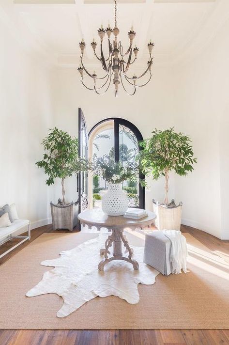 Alyssa Rosenheck: Round French Foyer Table on White Cowhide Rug - Transitional - Entrance/foyer French Foyer, Round Foyer, Round Foyer Table, South Shore Decorating, White Cowhide Rug, Foyer Rug, Foyer Decor, Foyer Table, Foyer Decorating