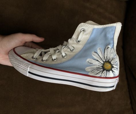 FIND MY LISTING @itsjamielewis on poshmark to purchase these slightly worn and freshly hand painted water resistant WHITE/BABY BLUE FLORAL CHUCK TAYLORS🐳 #converse #poshmark #shoes #floral #babyblue #white #style #diyshoes #diy Painted Low Top Converse, Painted White Converse, Shoe Art Converse White, Chuck Taylors Converse, Converse Mid Tops, Bday Shoes, White Converse Drawn On, Dark Blue Converse, Hand Painted White Low-top Canvas Shoes