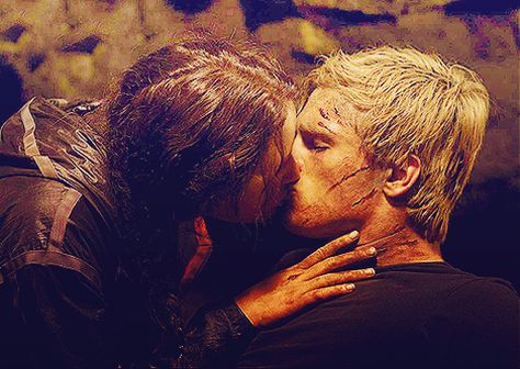 Katniss and Peeta "The Kiss"   Guess I'm showing my little romantic side! Katniss And Peeta Kiss, Hunger Games Kiss, Peeta X Katniss, Best Kiss, Josh And Jennifer, Hunger Games Peeta, Movie Kisses, Katniss And Peeta, Perfect Movie