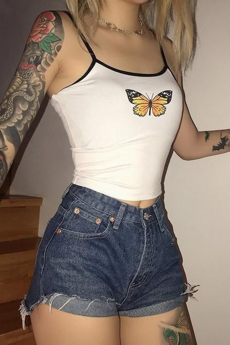 452bf208bf901322968557227b8f6efedesc53243662ri Ladies Tank Tops, Butterfly Tank Top, Y2k Outfit Ideas, Women Summer Casual, Crop Top Women, Casual Tees, Cotton Crop Top, Clothes Outfit, Vintage Girl