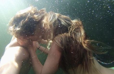 Drømme Liv, Under The Water, Photographie Inspo, The Love Club, This Is Love, Summer Dream, Teenage Dream, Couple Aesthetic, Hopeless Romantic