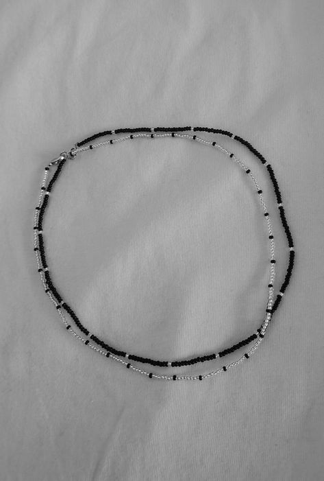 Simple Handmade Necklace, Simple Beaded Necklace Ideas, Beaded Jewelry Men, Simple Beaded Bracelets, Simple Beaded Necklaces, Pretty Jewelry Necklaces, Diy Collier, Diy Jewelry Unique, Black Beaded Bracelets