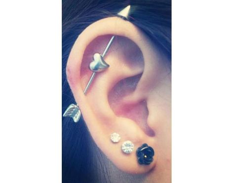 piercing oreja flechas 0 Different Types Of Piercings, Piercing Orbital, Ear Piercing Ideas, Ear Peircings, Cool Piercings, Cute Ear Piercings, Cute Piercings, Industrial Piercing, Types Of Piercings