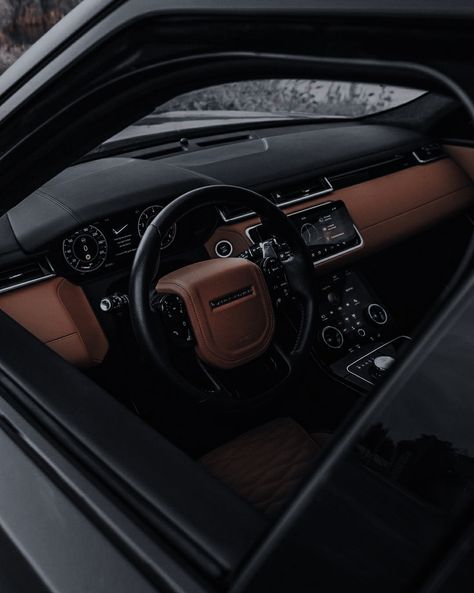 Range Rover Aesthetic Interior, Range Rover Aesthetic, Rover Aesthetic, Dark Rich Aesthetic, Car Manifestation, Defender Car, Current Wallpaper, Range Rover Interior, Range Rover Black