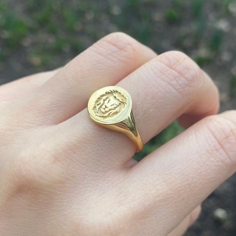 VICSTONENYCJEWEL - Etsy Lion Signet Ring, Signet Ring Women, Signet Rings Women, Nyc Jewelry, Lion Ring, Fine Gold Jewelry, Gold Color Ring, Gold Face, Logo Gifts