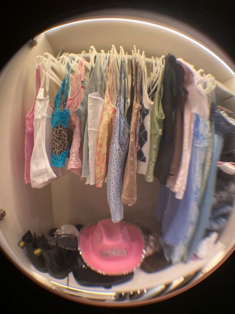 Lots Of Clothes, Aesthetic Bedroom, Dream Bedroom, Bedroom Inspo, My New Room, House Inspo, Clothing Rack, Aesthetic Room, Looks Vintage