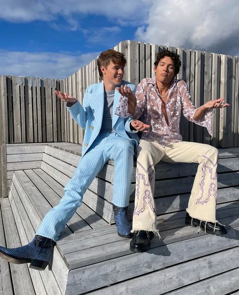 edvin ryding and omar rudberg photoshoot before Kristallen 2022, via Instagram (netflixnordic) (edvin mullet?!) Edvin Ryding, Omar Rudberg, Royal Babies, Young Royals, Movies And Series, Royal Baby, The Boy Is Mine, Movies Showing, Serie Tv