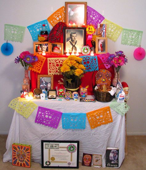 Day Of The Dead Altar, Day Of The Dead Diy, Dia De Los Muertos Decorations Ideas, Day Of The Dead Party, Mini Altar, Skull Coloring Pages, Day Of Dead, Day Of The Dead Art, Mexican Traditions