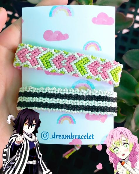 #kimetsunoyaiba #demonslayer #mitsuri #obanai #bracelet #pulserasdehilo Mitsuri Bracelet, Demon Slayer Bracelet, Mitsuri And Obanai, Muchiro Tokito, Loom Band Bracelets, String Bracelet Patterns, Anime Shirts, Aesthetic Diy, Tomioka Giyuu