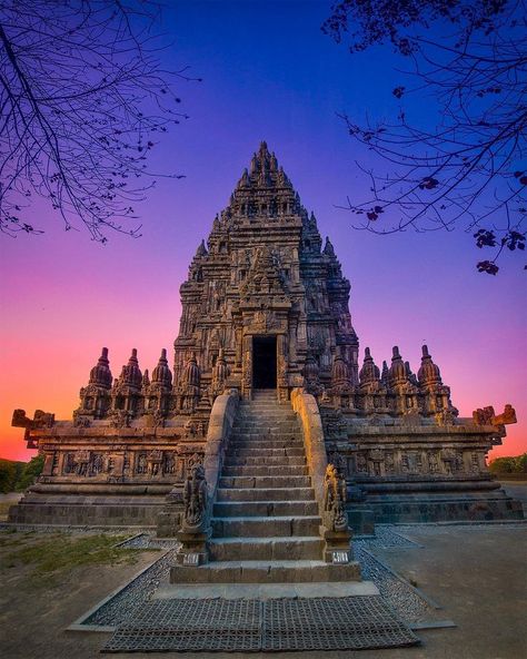 Prambanan Temple, Sejarah Kuno, Indian Temple Architecture, Temple Photography, Fotografi Kota, Temple Architecture, Indian Architecture, Hindu Temple, Ancient Temples