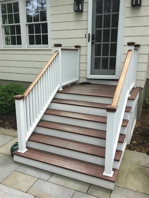 Exterior Staircase, Patio Stairs, Front Porch Steps, Porch Stairs, Front Door Steps, Front Stairs, Staircase Designs, Patio Steps, Deck Steps