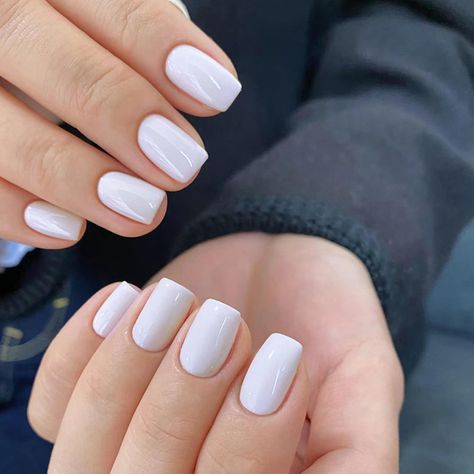 Short Square Acrylic Nails Plain Color, Small Nails White, Bridesmaid Nails Square, White Nails Small, Short Gel Nails White, Short Full Set Nails, Small White Nails, White Shirt Nails, Glossy White Nails