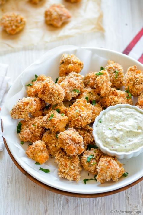 Baked Popcorn Chicken with Creamy Garlic Parmesan Dip Chicken Popcorn Recipe, Garlic Popcorn, Parmesan Dip Recipe, Baked Popcorn, Moist Baked Chicken, Baked Popcorn Chicken, Chicken Popcorn, Parmesan Dip, Popcorn Chicken Recipe