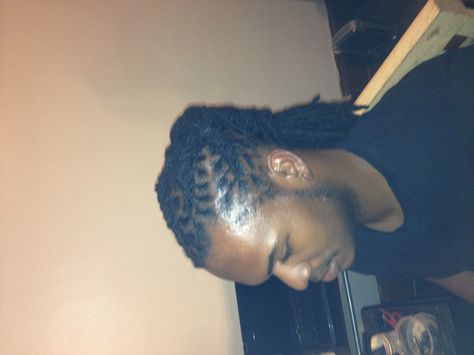 Men's medium length dreads styled Medium Length Dreadlock Styles Men, Dreadlock Styles Men, Shoulder Length Dreads, Dreadlocks Aesthetic, Dreads Men, Short Dreadlocks Styles, Dread Hairstyles For Men, Mens Medium Length Hairstyles, Cornrow Hairstyles For Men