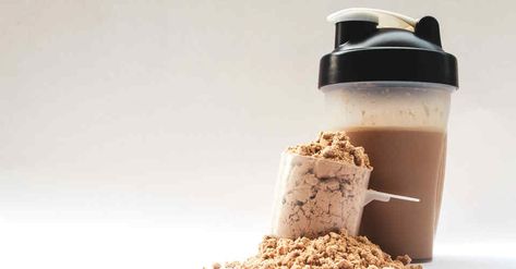 Should You Eat Protein Before Or After Your Workout? - NewsBreak Workout Recovery Drink, Protein Meal Plan, Back Packing, 30 Grams Of Protein, Protein Packed Meals, Protein Lunch, Protein Dinner, Fitness Blogs, Instant Oatmeal