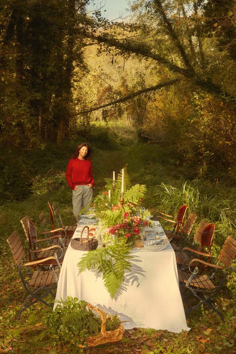 “Setting up tables in different places breaks the monotony of dining. This was a very mild Sunday and we decided to have lunch in the woods.” © Matthieu Salvaing Cordelia De Castellane, Gift Guide Design, Cider Sangria, Apple Cider Sangria, Town And Country Magazine, Rough Luxe, Southern Heritage, Winter Table, Natalia Vodianova