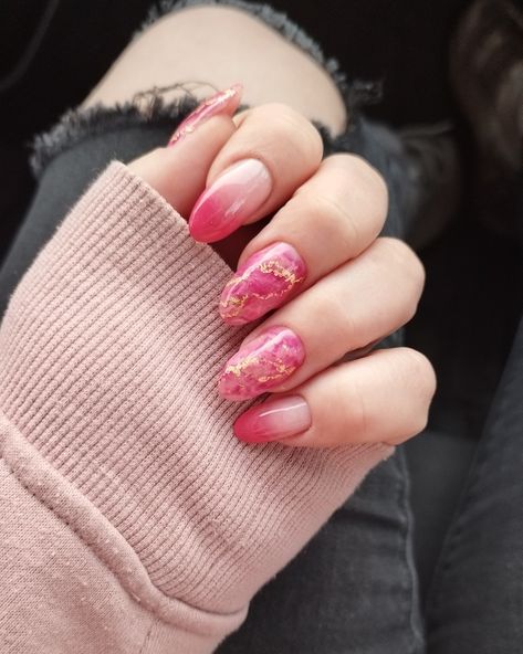 Pink Marbled Nails, Nail Art Marble Pink, Marbal Art Nail Pink, Pink Marble Nail Designs, Pink Marble Nails, Marble Nail Designs, Marble Nail Art, Marble And Gold, Nails Desing