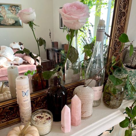 Divine Feminine Aesthetic, Feminine Room, French Apartment, Feminine Decor, Feminine Bedroom, Room Mom, Light Magic, Rose Scented Products, Room Ideas Bedroom