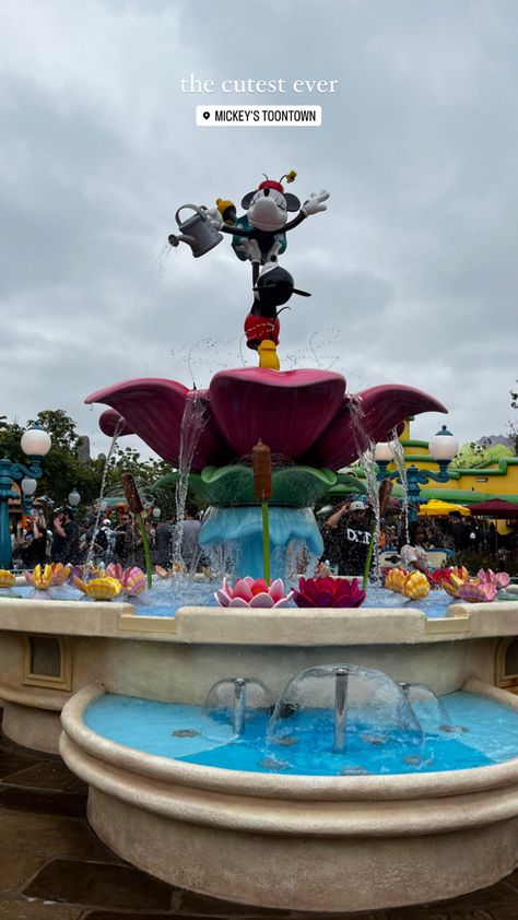 toon town, mickey mouse, minnie mouse, disneyland, disney instagram, #disneyland #toontown Disney Instagram, Disney Outfits, Disneyland, Minnie Mouse, Disney, Instagram