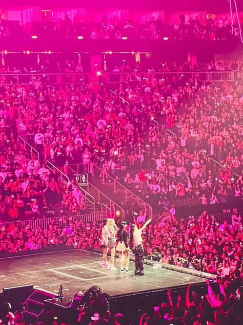 Pink Ocean Wallpaper, Pink Ocean, Music Poster Design, Pink Tour, Blackpink Members, Ocean Wallpaper, Born Pink, Blackpink Video, Music Studio