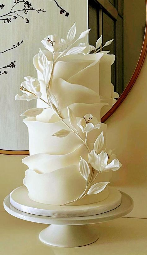 Big Wedding Cakes, Dream Wedding Decorations, Classic Wedding Cake, Dream Wedding Cake, Modern Wedding Cake, White Wedding Cake, Elegant Wedding Cakes, Dream Wedding Ideas Dresses, Black House Exterior