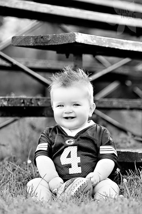 Football Photoshoot, Chiefs Jersey, 6 Month Baby Picture Ideas, Toddler Football, Baby Football, Cowboys Jersey, 1st Birthday Pictures, Baby Pic, Baby Poses