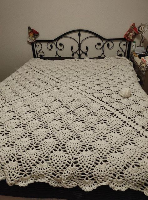 Crochet Bedsheets, Crochet Bed, Lace Bedding Set, Designer Bed Sheets, Crochet Best, Crochet Bedspread Pattern, Luxury Bed Sheets, Valentines Crochet, Crochet Bedspread