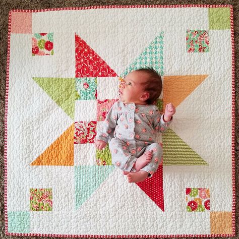 The 5 FASTest Baby Quilts I've Ever Made [Friday Favorites]! - Jelly Rolls 2 Go Baby Quilts Easy, Modern Baby Quilt, Baby Quilt Pattern, Baby Quilt Patterns, Baby Boy Quilts, Childrens Quilts, Quilt Baby, Friday Favorites