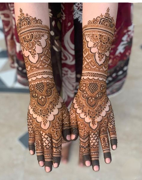 New Bridal Mehndi Designs 2024 Pakistani, Khafif Bridal Mehndi Designs, Pakistan Mehndi Designs, Mehndi Designs Engagement, Bridal Mehndi Designs Back Hands Brides, Back Hand Bridal Mehndi Designs, Latest Mehndi Designs Wedding, Homemade Dresses, Pakistani Mehndi Designs