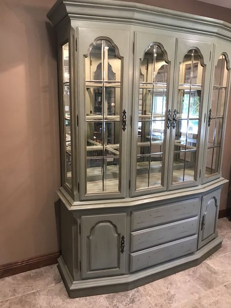 How to bring an old china closet to life — Interiors by Nicolina Large China Cabinet Makeover, Painted China Cabinet Ideas, Painted China Hutch, Painting Cabinet Doors, Large China Cabinet, China Hutch Makeover, China Cabinet Redo, China Cabinet Makeover, Hutch Ideas