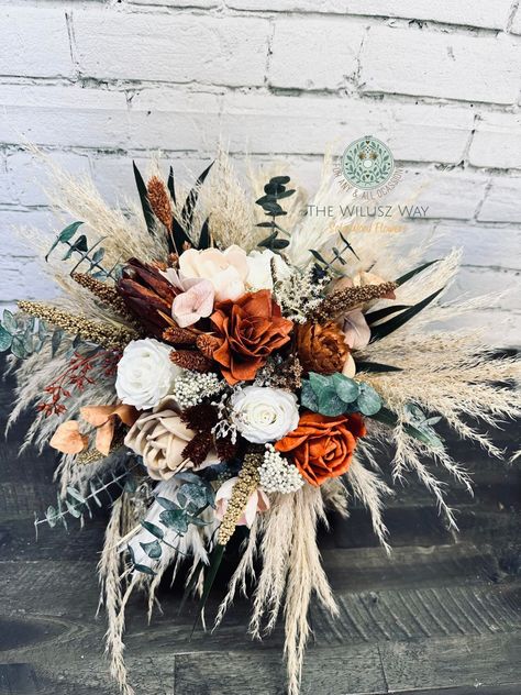 Wisconsin Wedding Center -All Things Weddings Spiral Eucalyptus, Crown Decor, Western Themed Wedding, Orange Terracotta, Bridesmaids Bouquet, Dekor Diy, Bouquet Toss, Vibrant Flowers, Theme Color