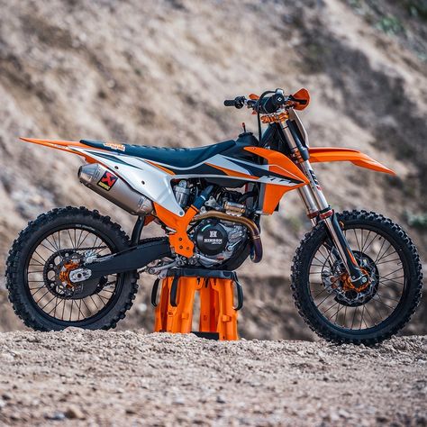 KTM on Instagram: “KTM 450 SX-F - Developed at the very highest level of world championship motocross. Simply put, the fastest MX bike out on track! #KTM…” Ktm Enduro, Ktm Dirt Bikes, Ktm Motocross, Enduro Motorcycles, Ktm 300, Ktm Motorcycles, Ktm 450, Cool Dirt Bikes, Mx Bikes