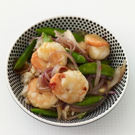 Asian skillet shrimp and sugar snap peas Sugar Snap Pea Recipe, Snap Peas Recipe, Asian Shrimp, Weight Watchers Recipe, Skillet Shrimp, Snap Pea, Spicy Tomato Sauce, Weight Watcher Dinners, Chinese Takeout