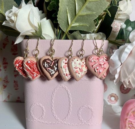 Clay Earrings Heart, Polymer Clay Cookie Earrings, Kawaii Clay Earring Ideas, Kawaii Heart Earrings As A Gift, Cute Polymer Clay Earrings For Valentine's Day, Handmade Polymer Clay Kawaii Jewelry, Handmade Jewlery, Handmade Clay Jewelry, Clay Diy Projects