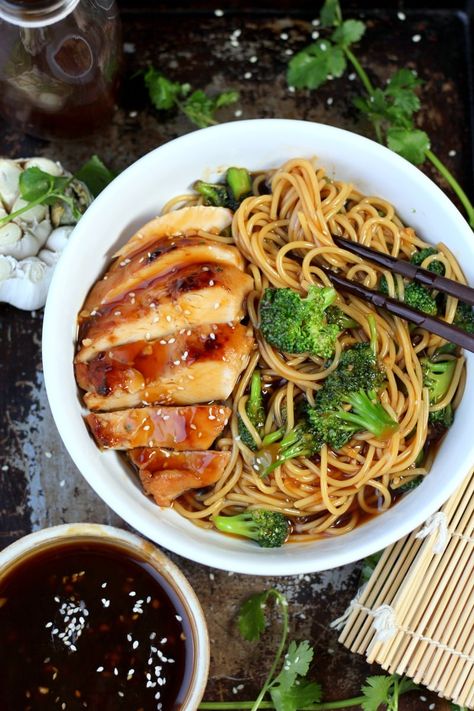 Wooden Skillet, Teriyaki Noodles, Paper Bowl, Roasted Cabbage, Healthy Weeknight Dinners, Noodle Bowl, Beef And Noodles, Noodle Bowls, Easy Weeknight Dinners