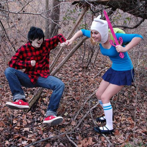 Marshall Lee and Fionna <3 Marshall Lee Outfits, Fiona And Marshall Lee, Marshall Lee Costume, Marshall Lee And Fionna, Fionna And Marshall Lee, Fionna Cosplay, Marshall Lee Cosplay, Adventure Time Cosplay, Marshall Lee