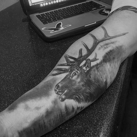 90 Elk Tattoo Ideas For Men - Cervidae Animal Designs Realistic Deer Tattoo, Hirsch Tattoo Frau, Elk Tattoo, Fineline Tattoos, Hirsch Tattoo, Hunting Tattoos, 10 Tattoo, Tattoo Schrift, Deer Tattoo