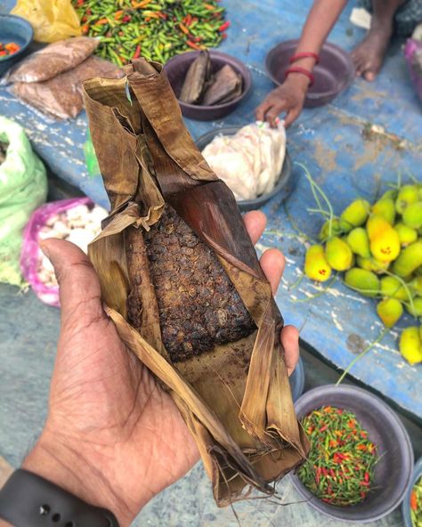 Indian biodiversity - akhuni - Thomas Zacharias Naga Food, Fermented Soybeans, Urban Foraging, Name Of Vegetables, Gallery Wallpaper, Cookery Books, Wild Food, Heirloom Seeds, Design Student