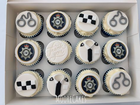 Police Cupcakes Ideas, Police Cupcakes, Cup Kek, Police Cups, Police Cake, Police Cakes, Wallpaper Estetika, Avengers Birthday, Cool Birthday Cakes