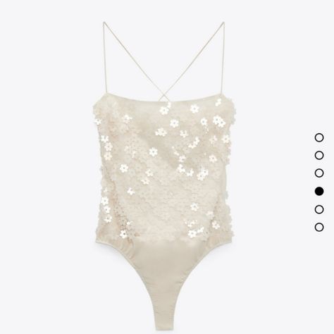 Zara Bodysuit With Daisy Applique - Poly Fabric Outer Shell - Pearl / Cream / Ivory Color - Delicate Garment - Sheer Top Layer In Tulle Mesh - Daisy Shaped Appliqus - Bodysuit Top With Round Neckline And Adjustable Spaghetti Straps - Snap Fastening At Bottom And Back Closure With Concealed In-Seam Zip Size L (Runs Smaller, Please Read Measurements Below) Approx Flat Lay Measurements 15.5" Hips 22" Length From Chest To Snap Closure Sold Out Online Price Firm Tags: Daisy Floral Appliqus Bodysuit G White Flowy Shirt, Embellished Bodysuit, Outfit Night Club, Cream Bodysuit, Zara Looks, Spaghetti Strap Bodysuit, Zara Bodysuit, Sequin Bodysuit, Blue Bodysuit