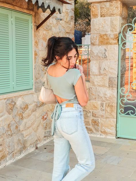 I loved the matching sage green top with the shutters and the gate. It's always a good idea to match your outfit with you surrounding for a better aesthetic picture. Sage Top Outfit, Green Top And Jeans Outfit, Green Mom Jeans, Top And Jeans Outfit, Sage Green Top, Sage Top, Green Vibes, Top And Jeans, Aesthetic Picture