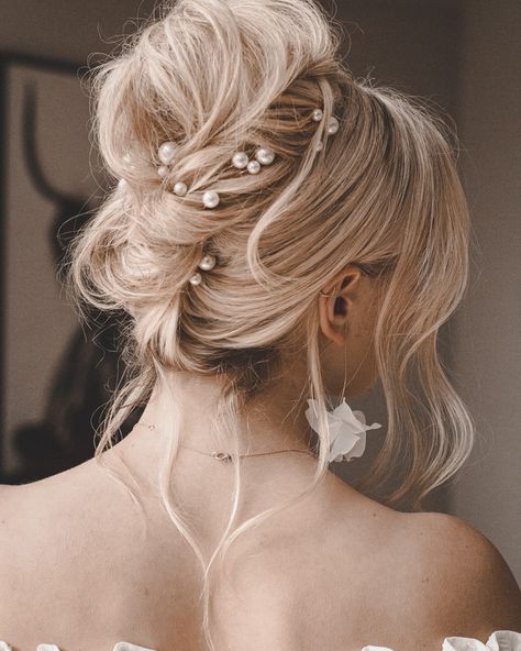 Bridal hair inspo! Please tell me below which one is your fav 1,2,3,4,5,6,7,8,9,10 Also don’t forget to save x #hairinspo #weddinghairstyles #bridalhair #bridalhairstyle #weddinginspo #taurangaweddings #nzhairstylist