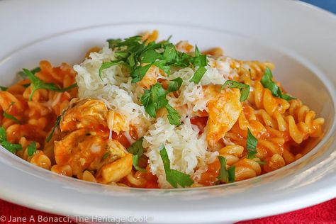 Gluten Free One Pot Italian Chicken and Pasta © 2020 Jane Bonacci, The Heritage Cook Italian Chicken And Pasta, One Pot Italian Chicken, One Pot Italian, Pasta Marinara, Chicken And Pasta, Fusilli Pasta, Italian Chicken, Gluten Free Pasta, Penne Pasta